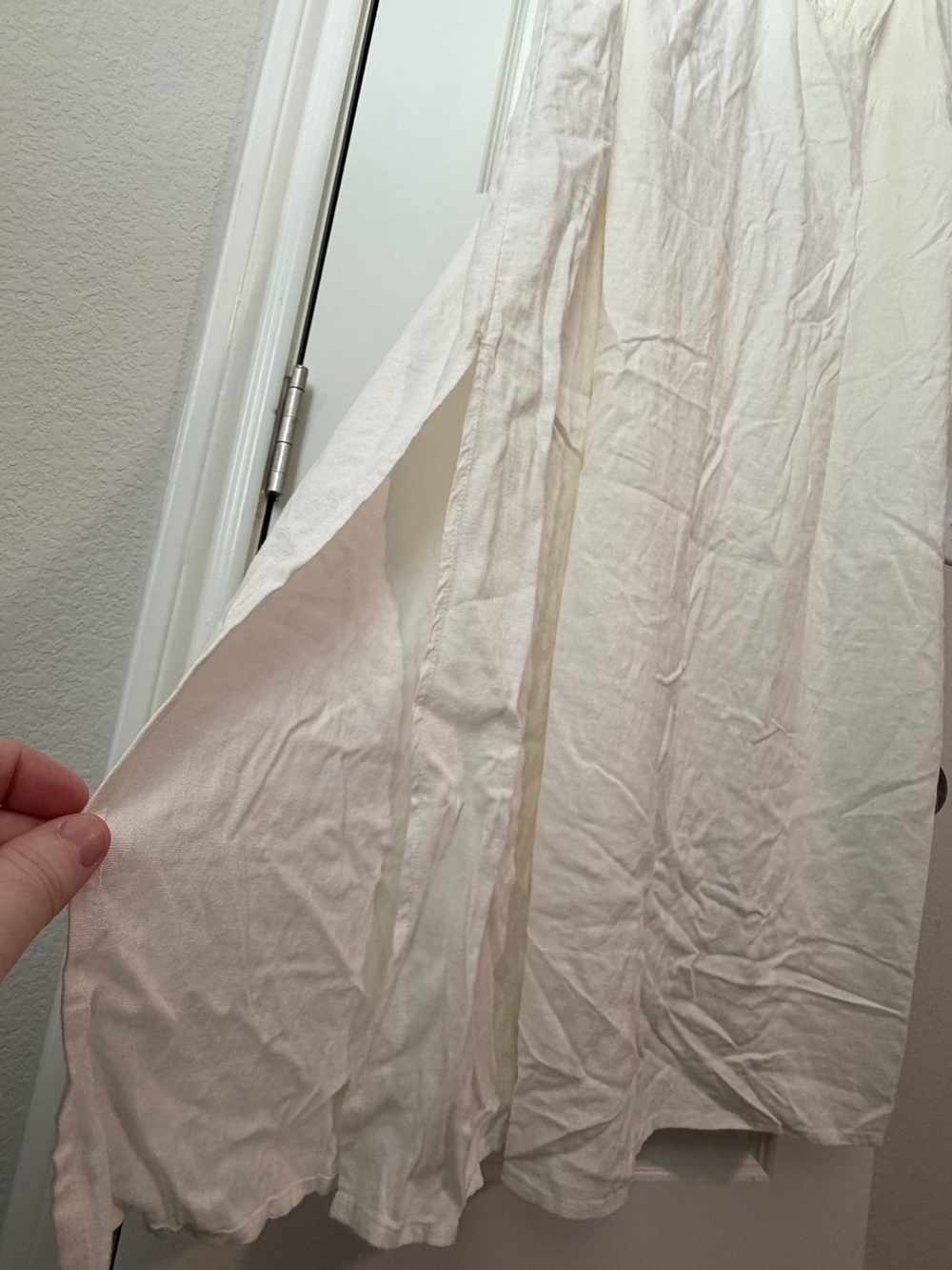 Old Navy Linen Blend White V-Neck Midi Dress - Picture 4 of 9